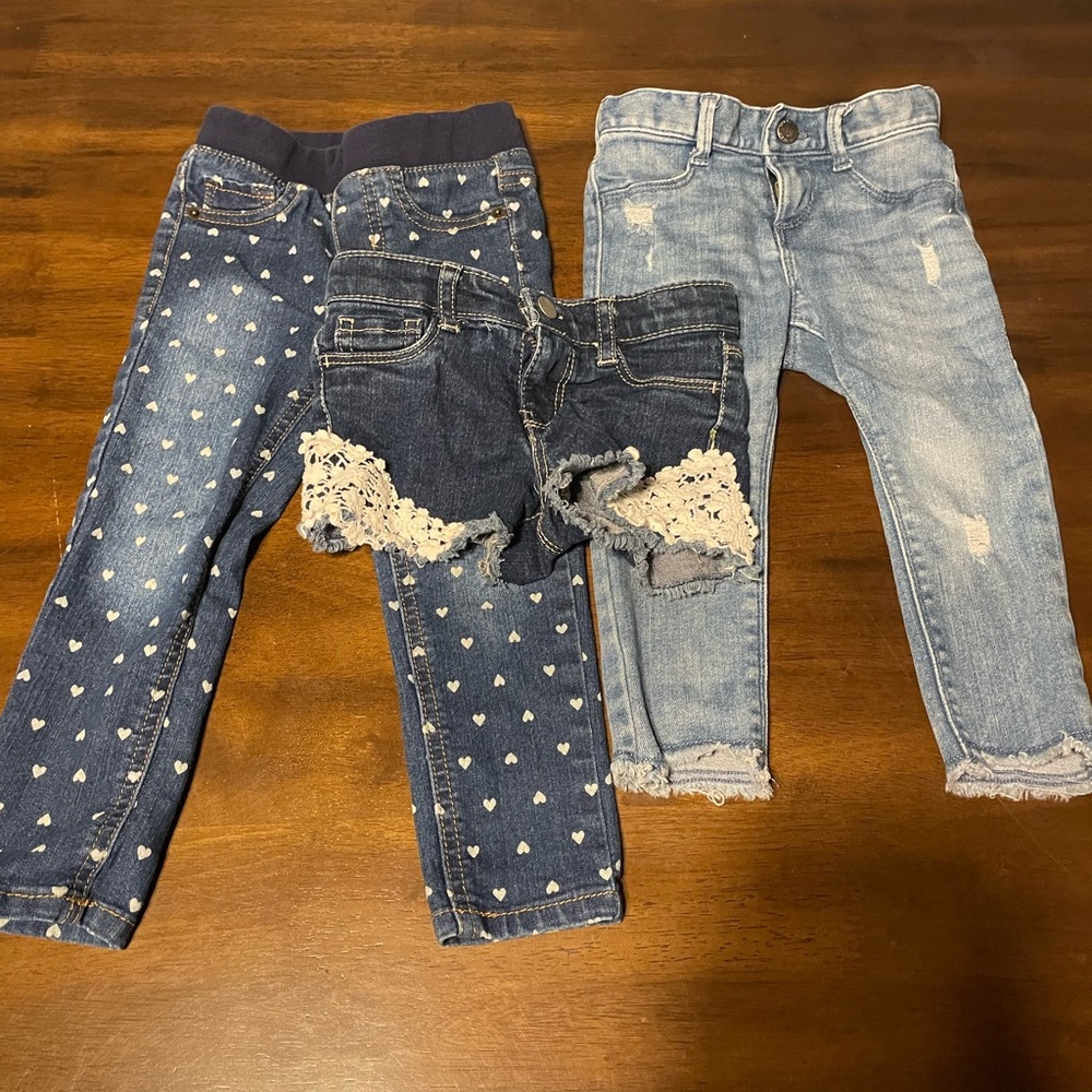 Pack of 2T and 3T toddler Cat&Jack and Old Navy Jeans